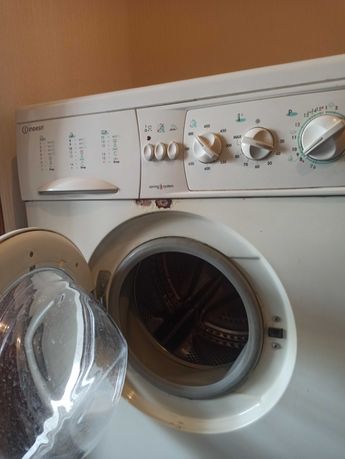 пральна машина Indesit