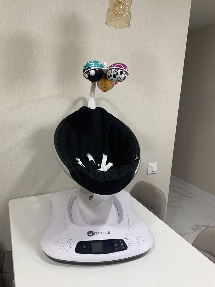 Заколисуючий центр 4moms mamaRoo