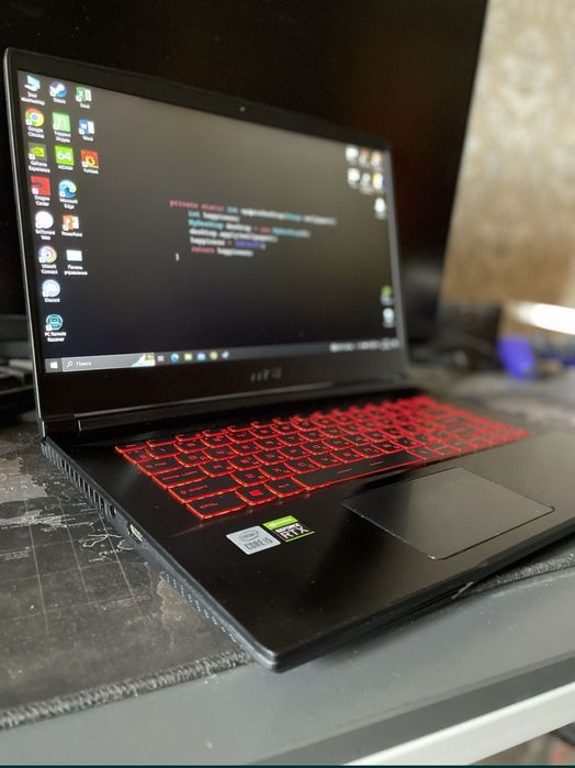 Ігровий ноутбук MSI з процесором Intel Core i5-10500H / 32 ГБ / 500 ГБ
