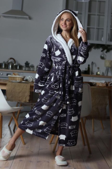 Халат жіночий довгий з капюшоном