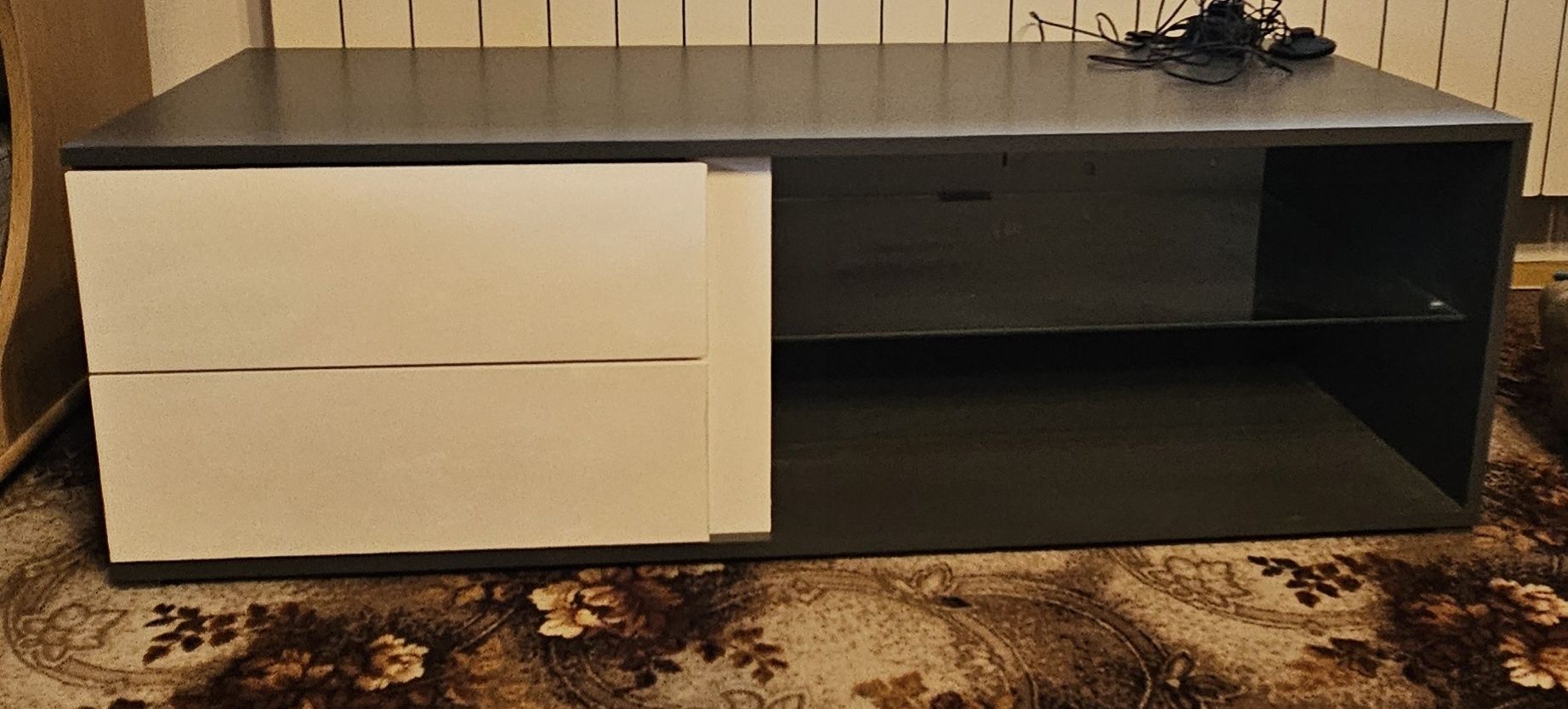 Szafka rtv z LED