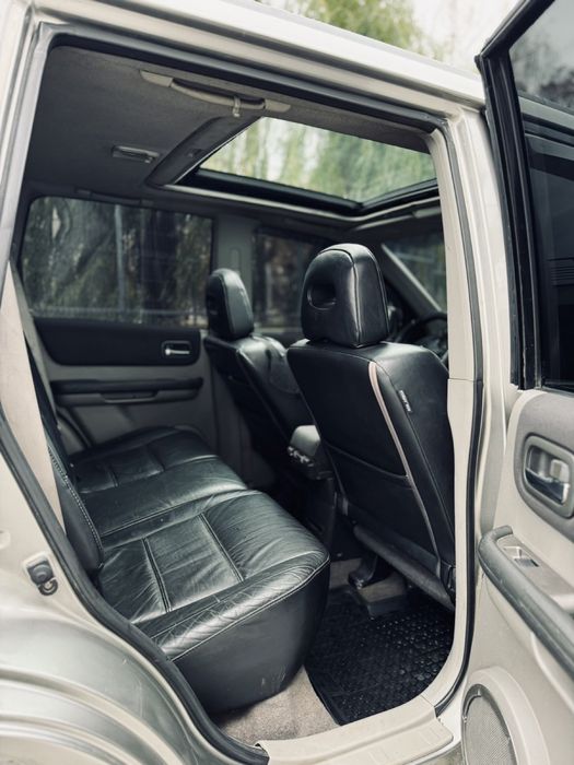 Nissan X-Trail 2006 рік 2.2 дизель механіка 6-ступка