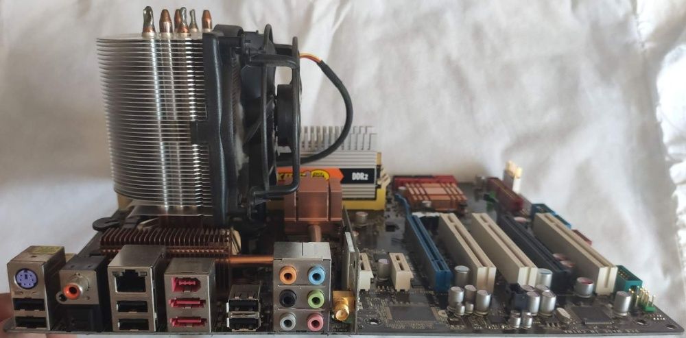Zestaw Core2Quad/Asus P5K-E WiFi/chłodzenie Arctic Cooling
