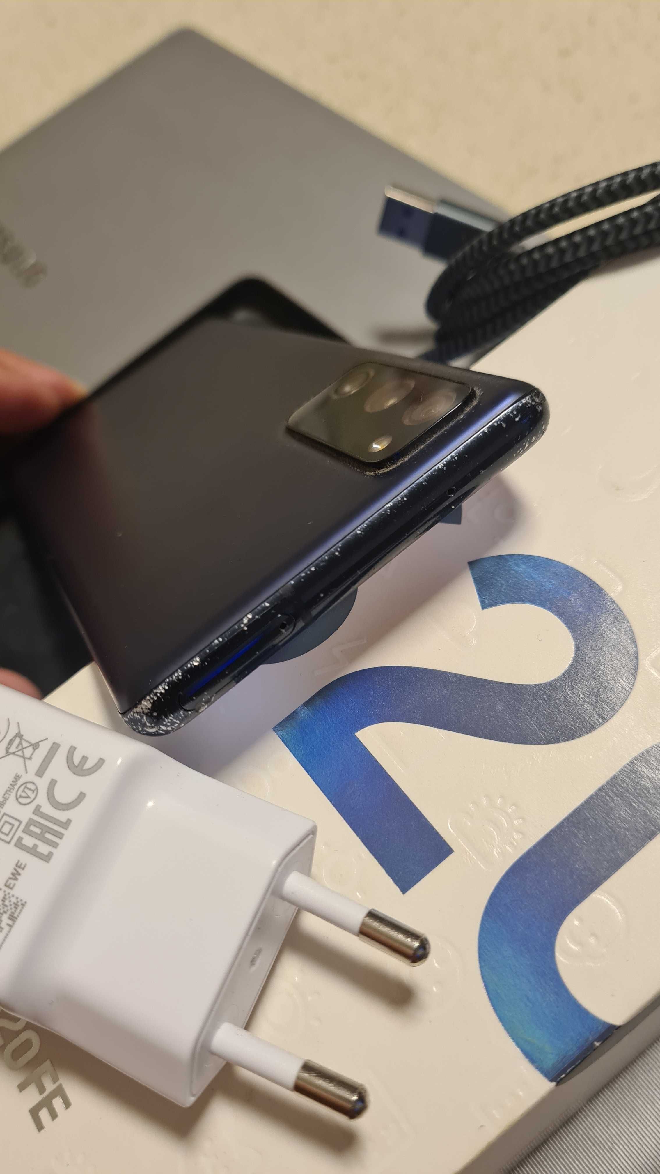 Samsung S20FE в хорошем состоянии