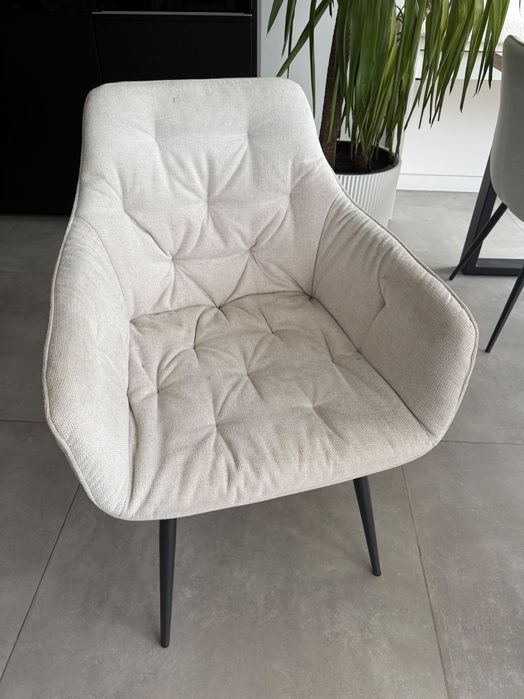 Krzesła japandi boho beżowe