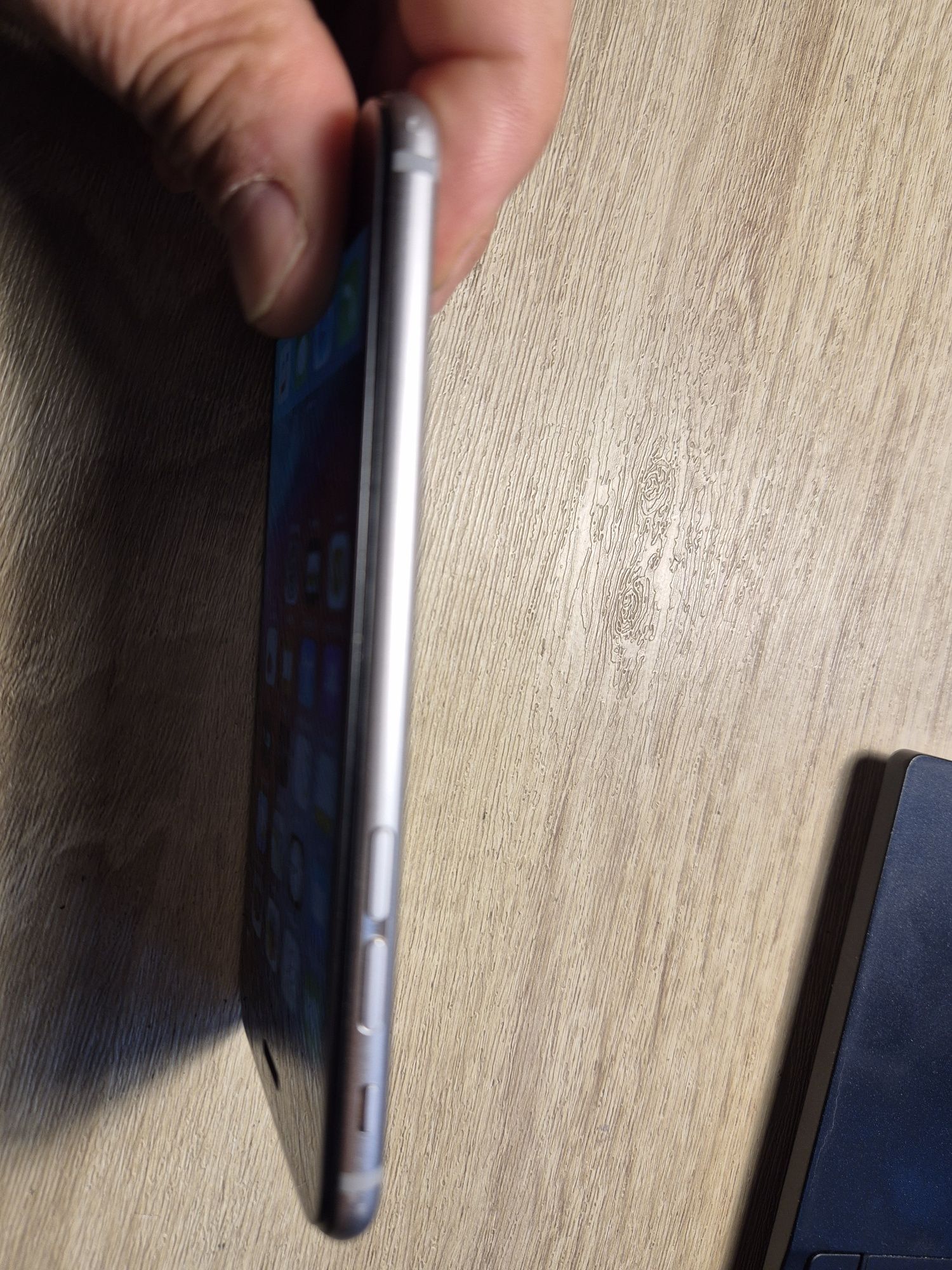 iPhone 6 na części.