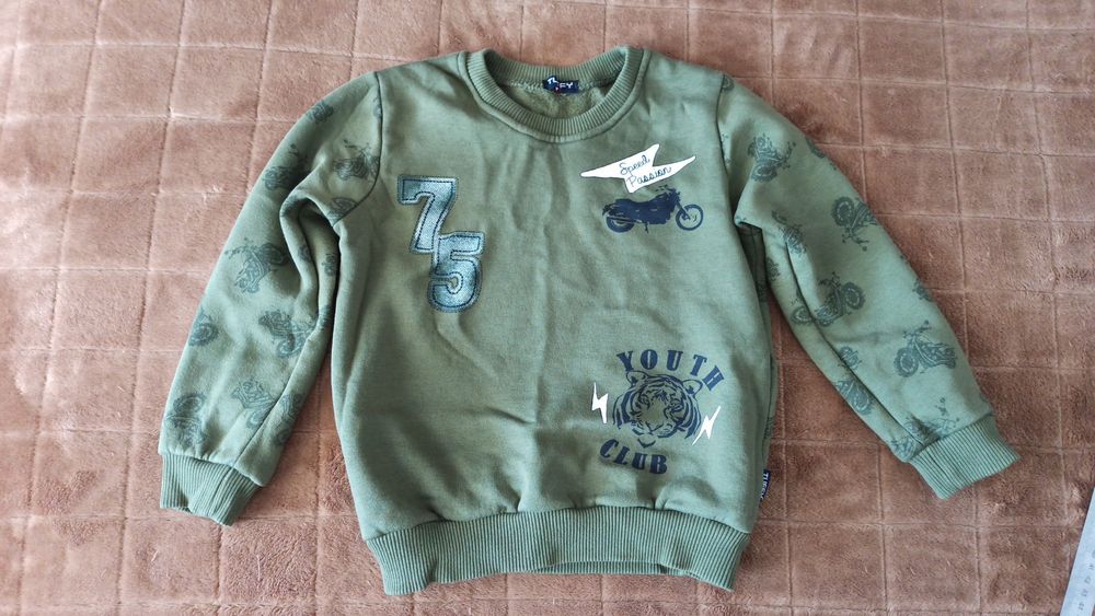 Продам кофту для хлопчика