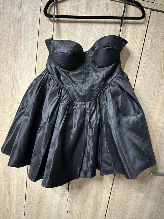 Корсетне плаття boohoo