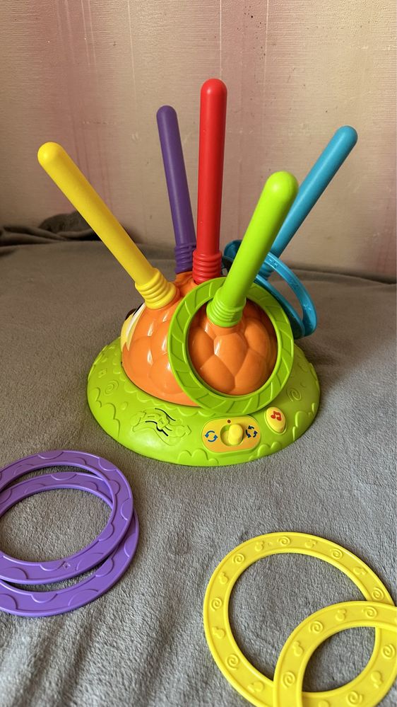 Игрушка Chicco на 2-5 лет ,музыкальная.