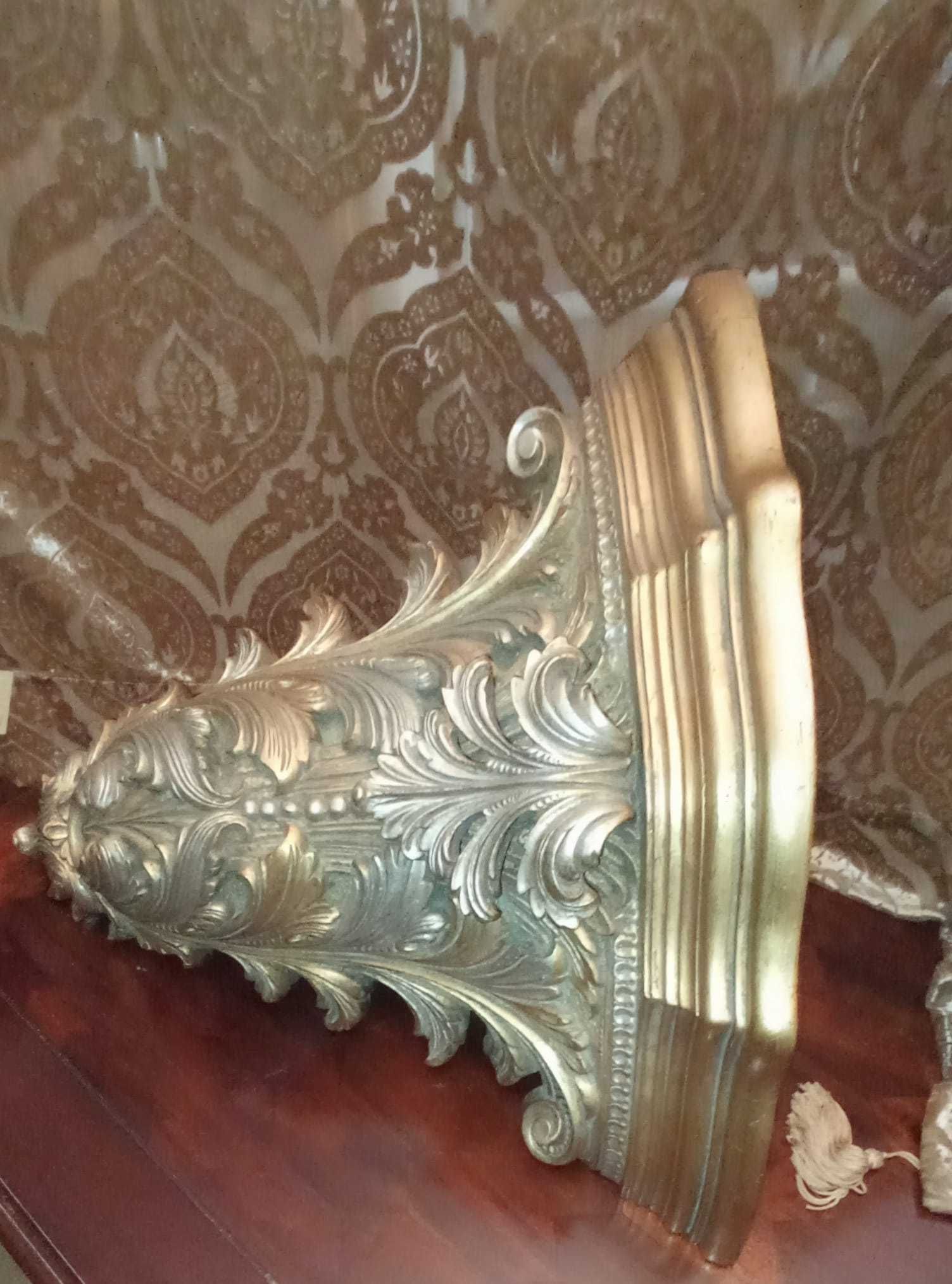 Talha Madeira Dourada e prata folha de ouro 60 cm alt x 50 cm larg