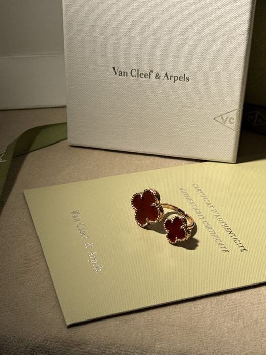 Кільце у стилі Van Cleef & Arpels