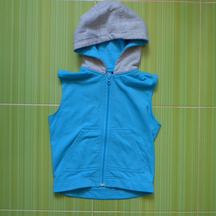 ubranka dla chłopca - bezrękawnik