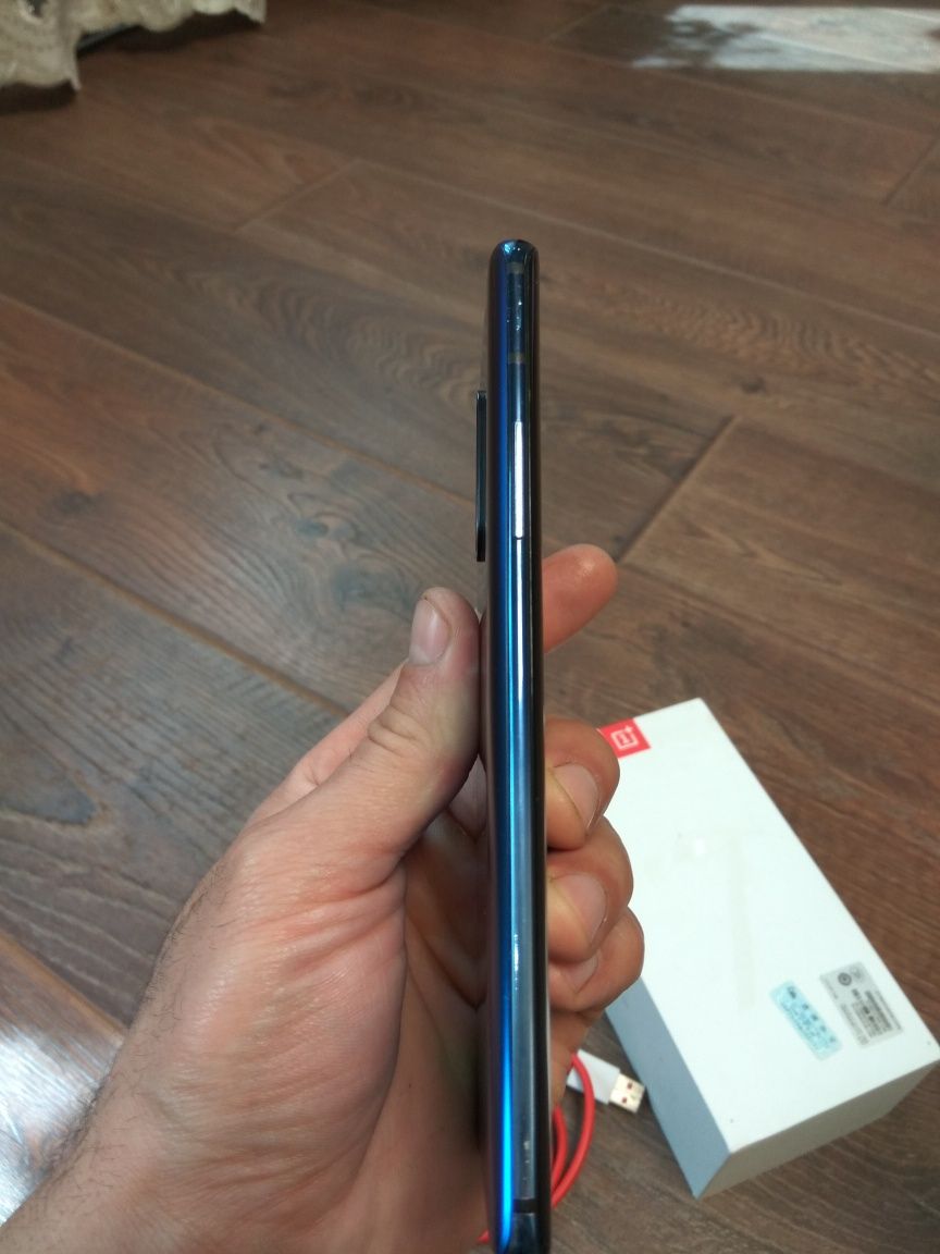 Продам Oneplus 7 pro 8/256 Nebula Blue