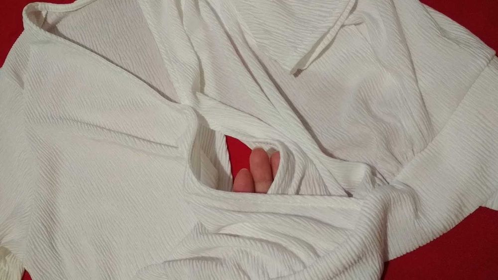 Блуза на зав"язці bershka