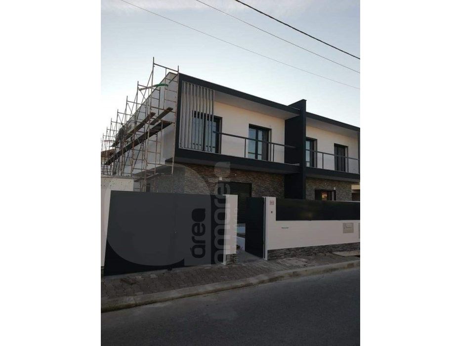 Moradia T3 em Fernão- Ferro, Quinta Laranjeiras