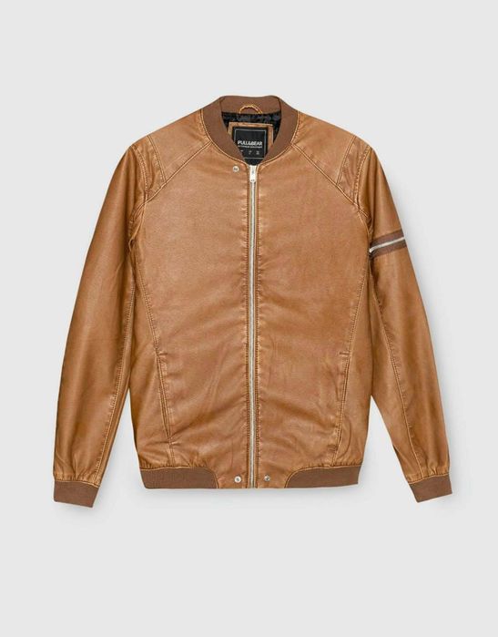 Кожанный бомбер Pull&bear