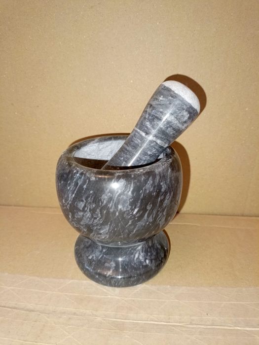 Moździerz kuchenny z tłuczkiem kamienny duzy