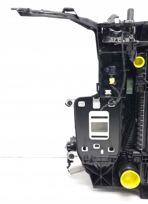 AUDI Q3 83A Передня панель, телевізор