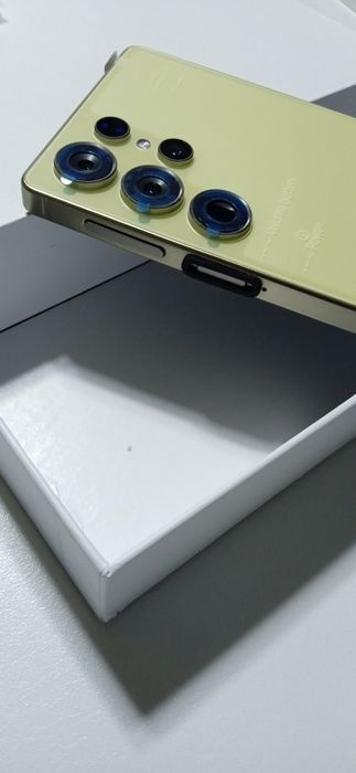 Smartphone S 25 novo