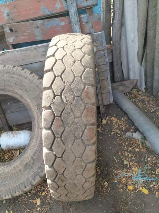 Шини на камаз б/у