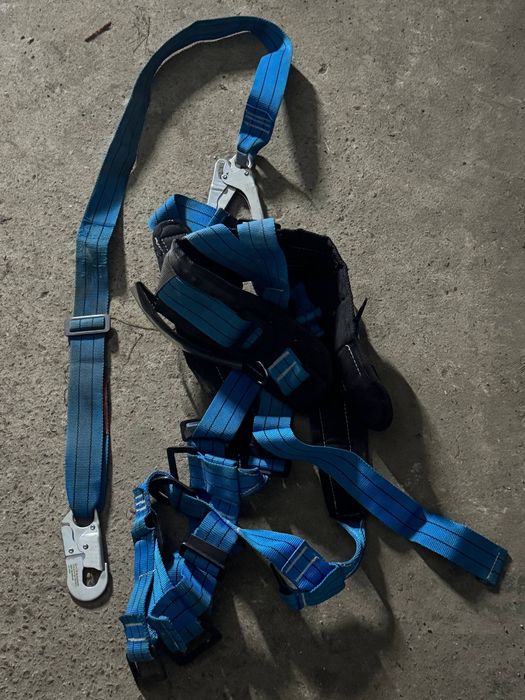 Пояс страховий лямковий