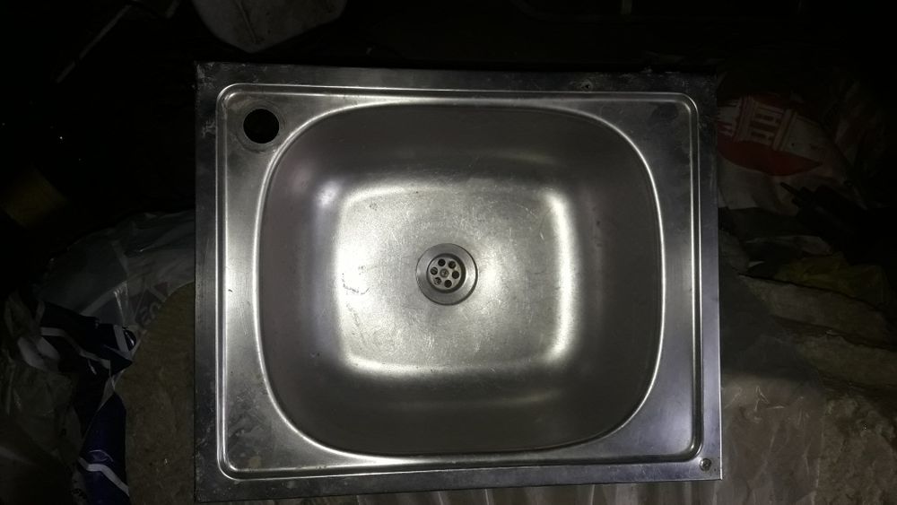 умивальник новый и  нержавейка для дома и бачек