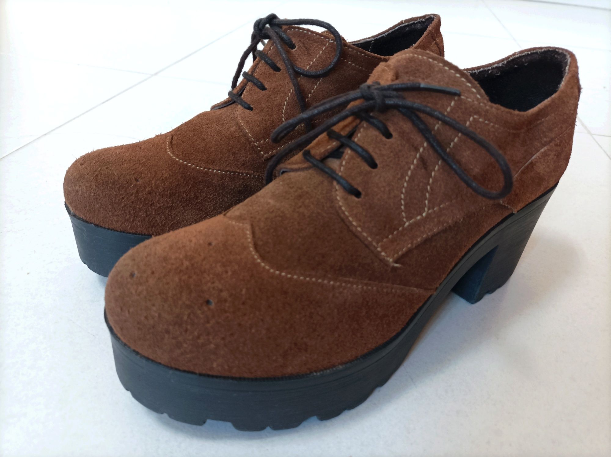 Sapatos Dakota em pele genuína marca Ana Catarina (T. 36)