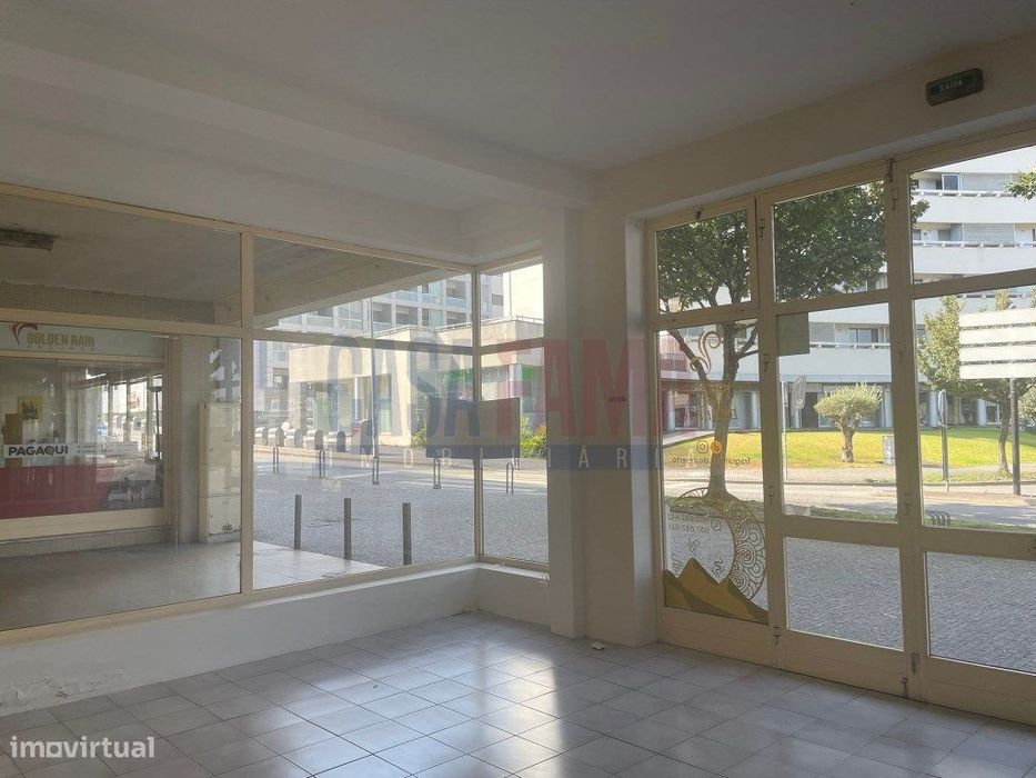 Loja 80 m² no centro da Trofa