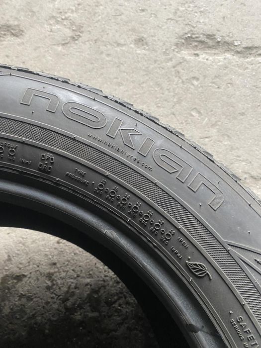 235.60.18 Nokian 2шт зима БУ склад шины резина из Европы 60 R18