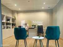 Loja Comercial para Arrendamento no Eiras Shopping.