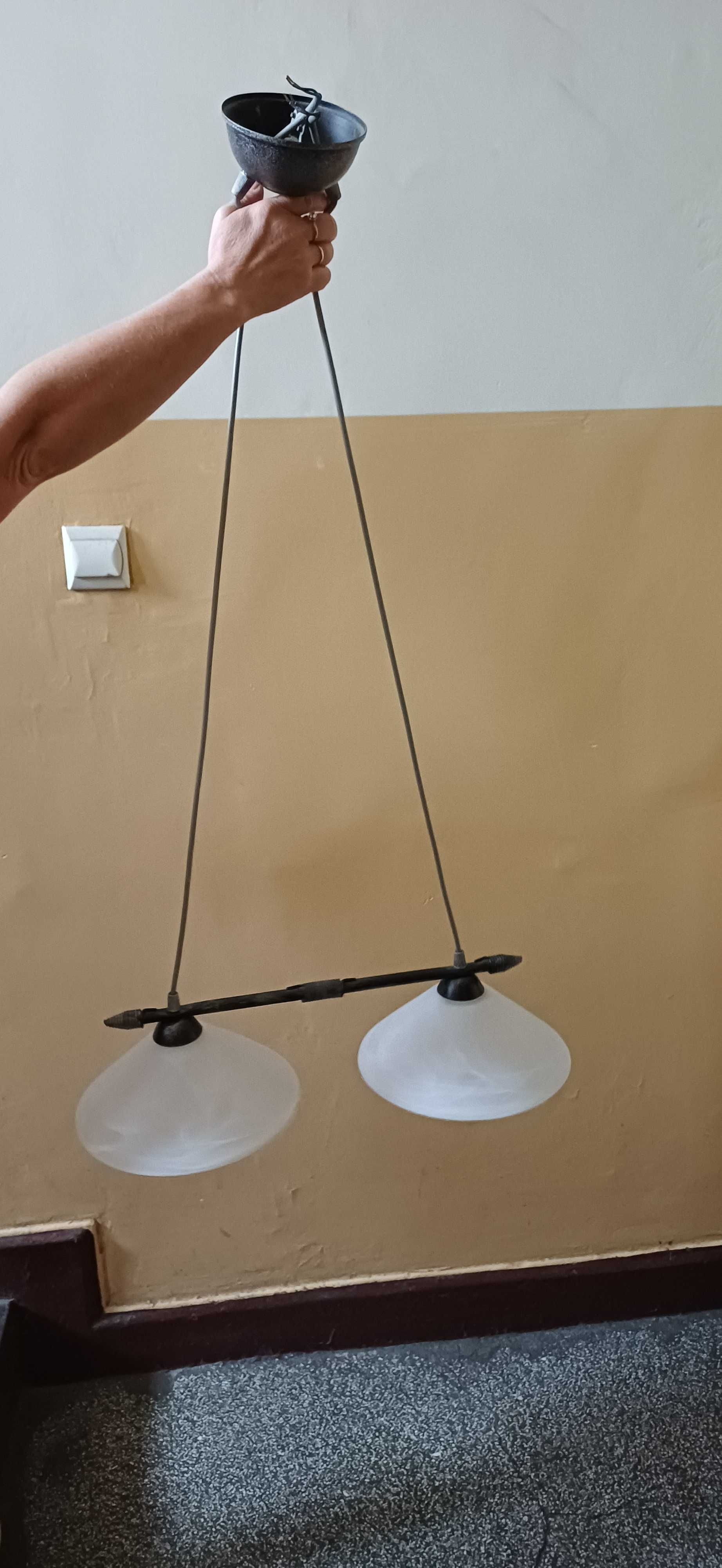 Lampa wisząca klosze białe matowe