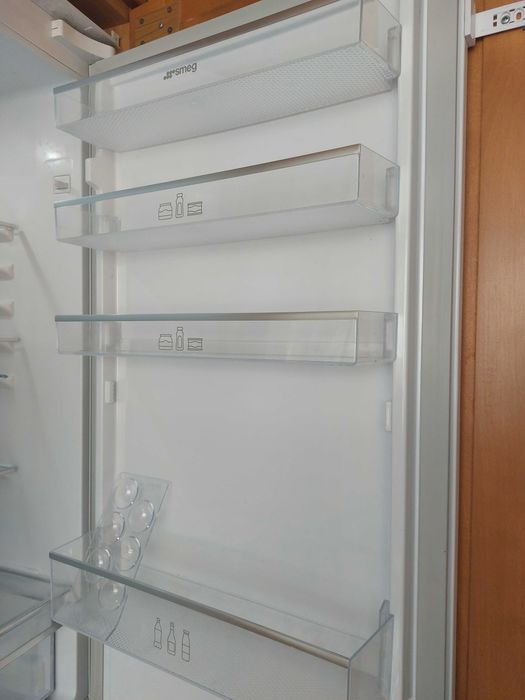 Vendo Smeg Combinado Encastre  No Frost Modelo K54275HB