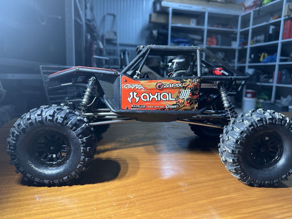 Axial Capra RC crawler 1/10