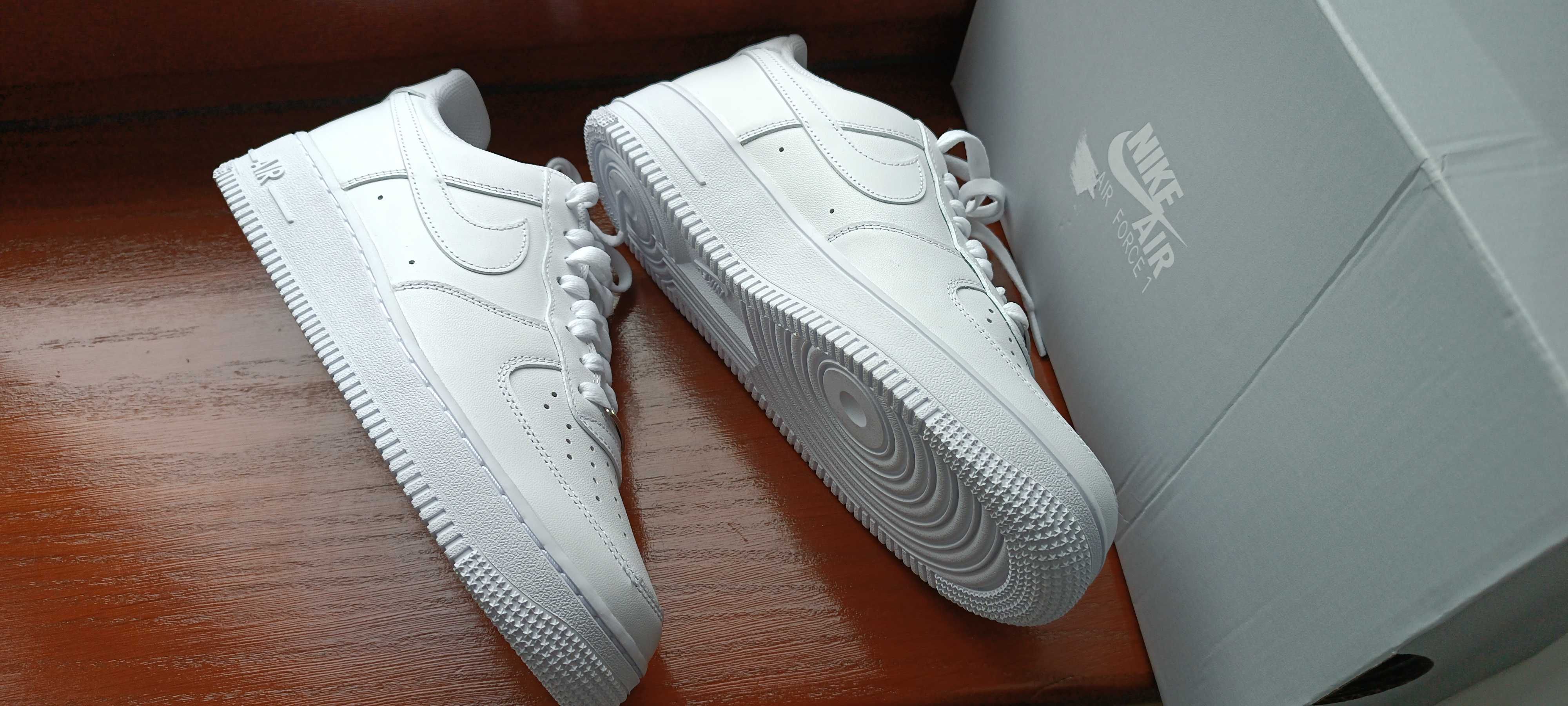 (r. Eur 40,5- 26 cm) Nike Air Force 1 Low '07 White Białe DD8959,-100