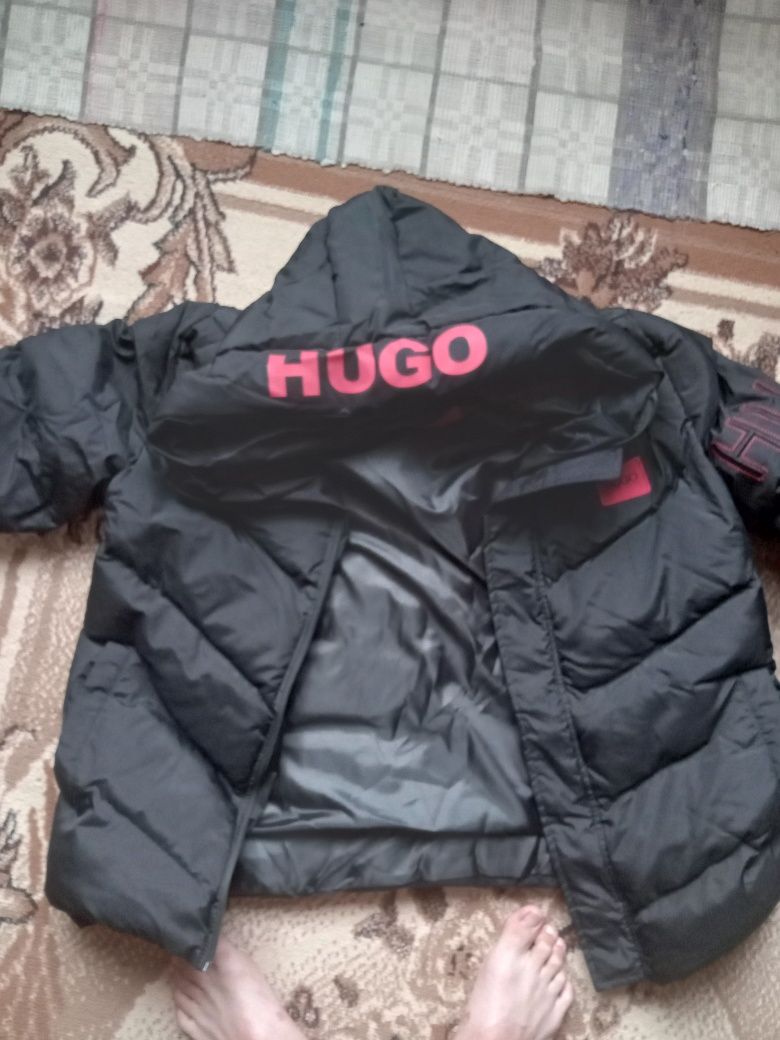 Продам пуховик Hugo Boss