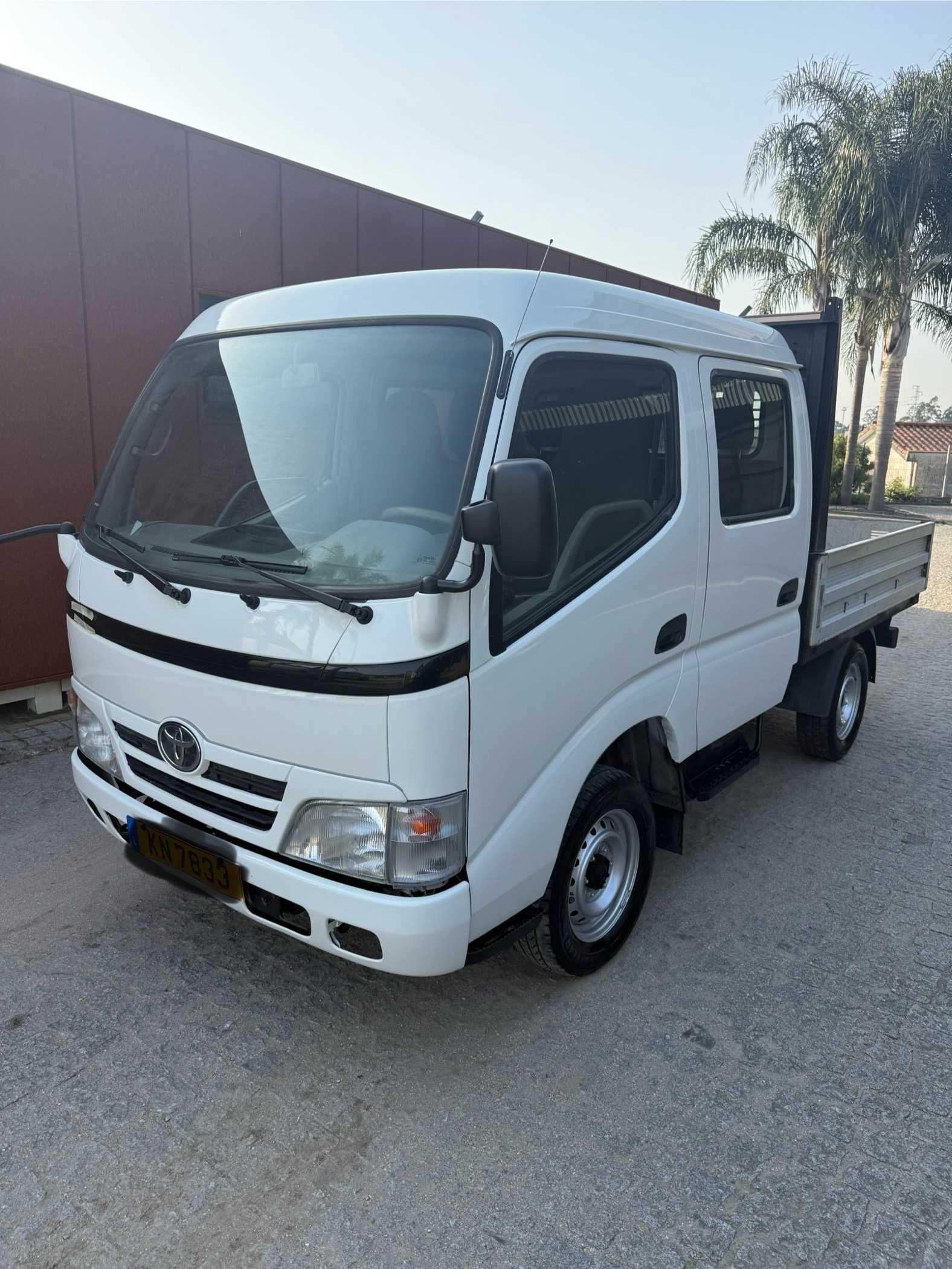 Toyota dyna cabine dupla