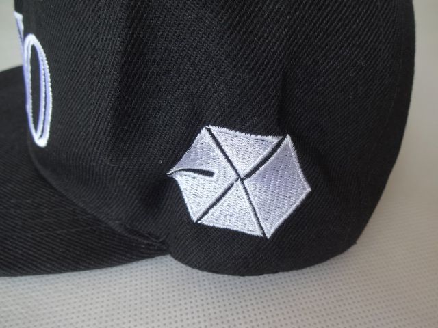 Czapka XOXO Czarna Biała stylowa snapback Star Gwiazdy