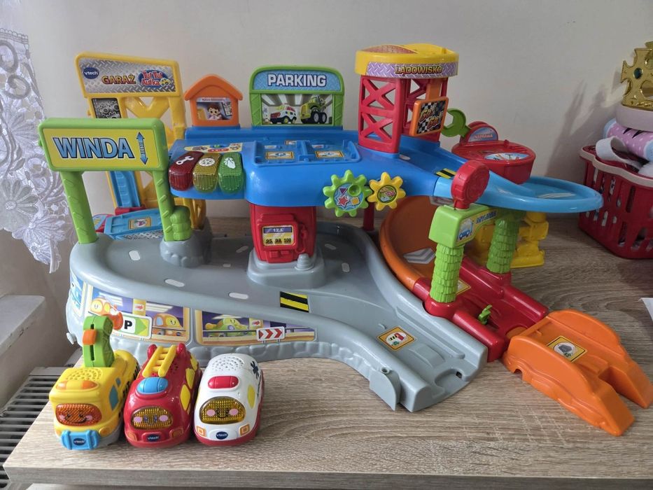 Garaż + 3 autka używane