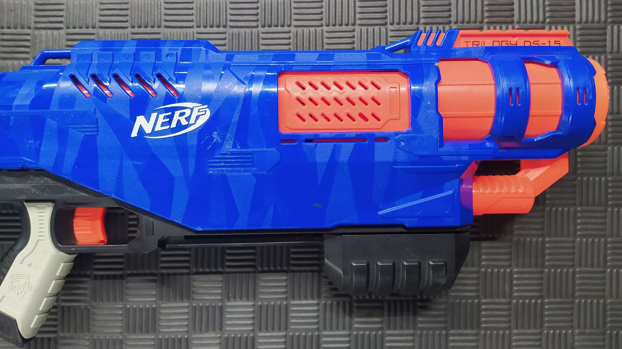 Nerf Trilogy DS - 15 с одной гильзой в комплекте оригинал