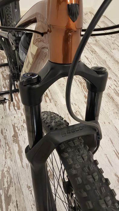 Bicicleta TREK Top Fuel 2024