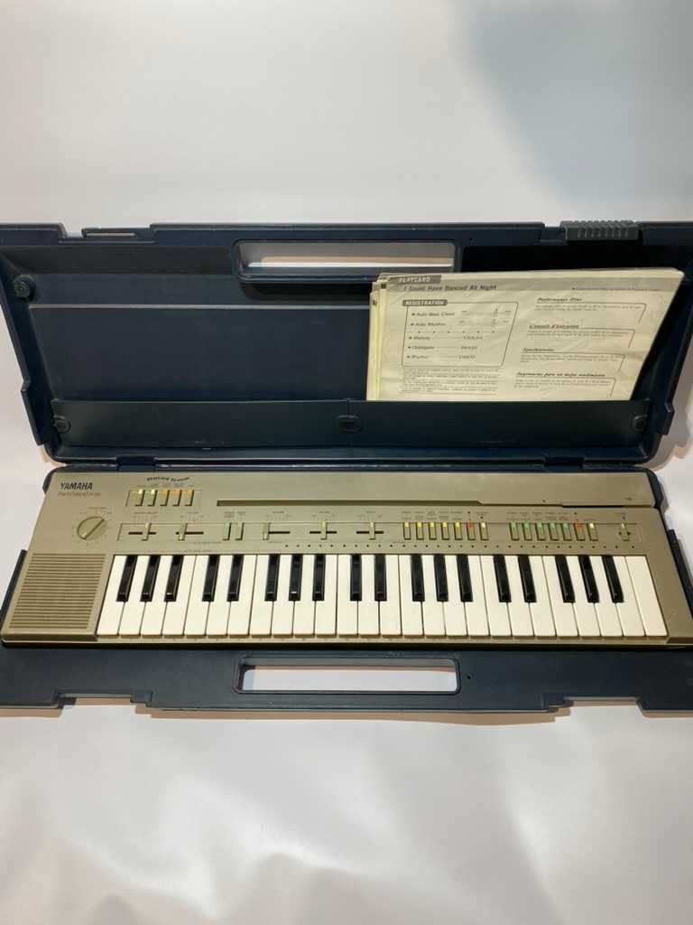 Yamaha PortaSound PC-100 keyboard z kartami, sprawna