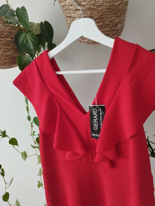 Sukienka koktajlowa, czerwona, z falbankami, dekolt V r.L Gerard