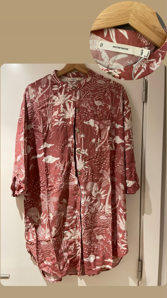 Roupa de senhora (vários vestidos e saias)