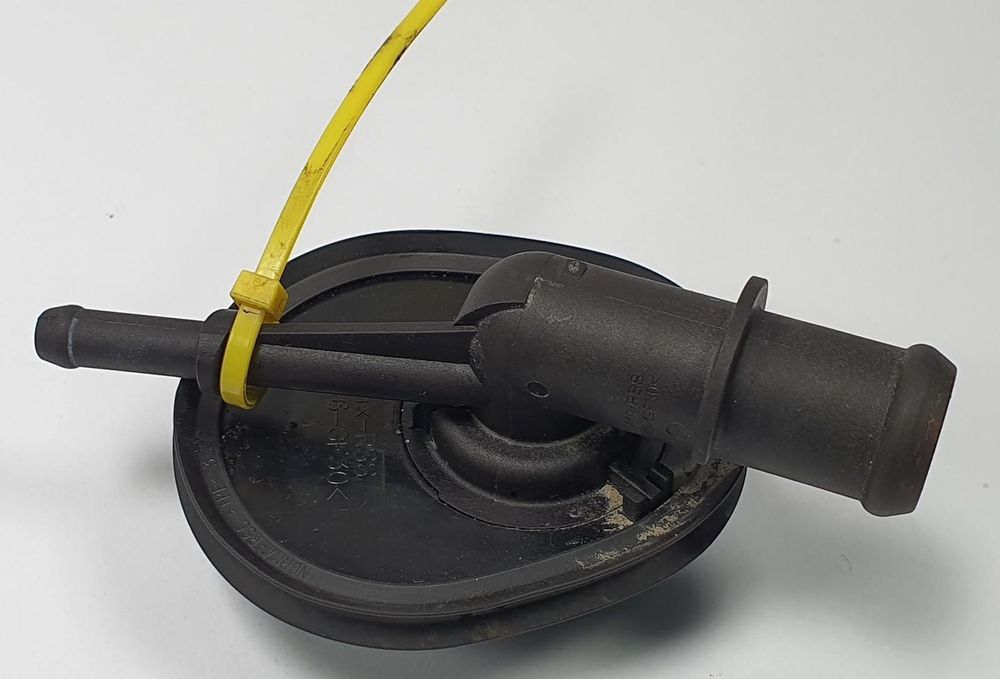 KRÓCIEC WODY MERCEDES W212 3.0 CDI V6