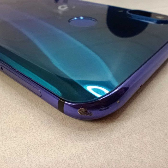 Продам телефон Huawei Nova 3 4/128Gb в гарному стані