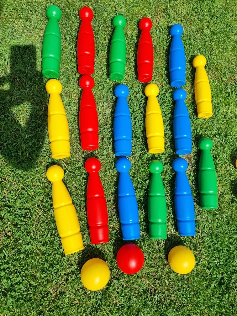 Kręgle piłki zestaw kolorowy na lato ogród