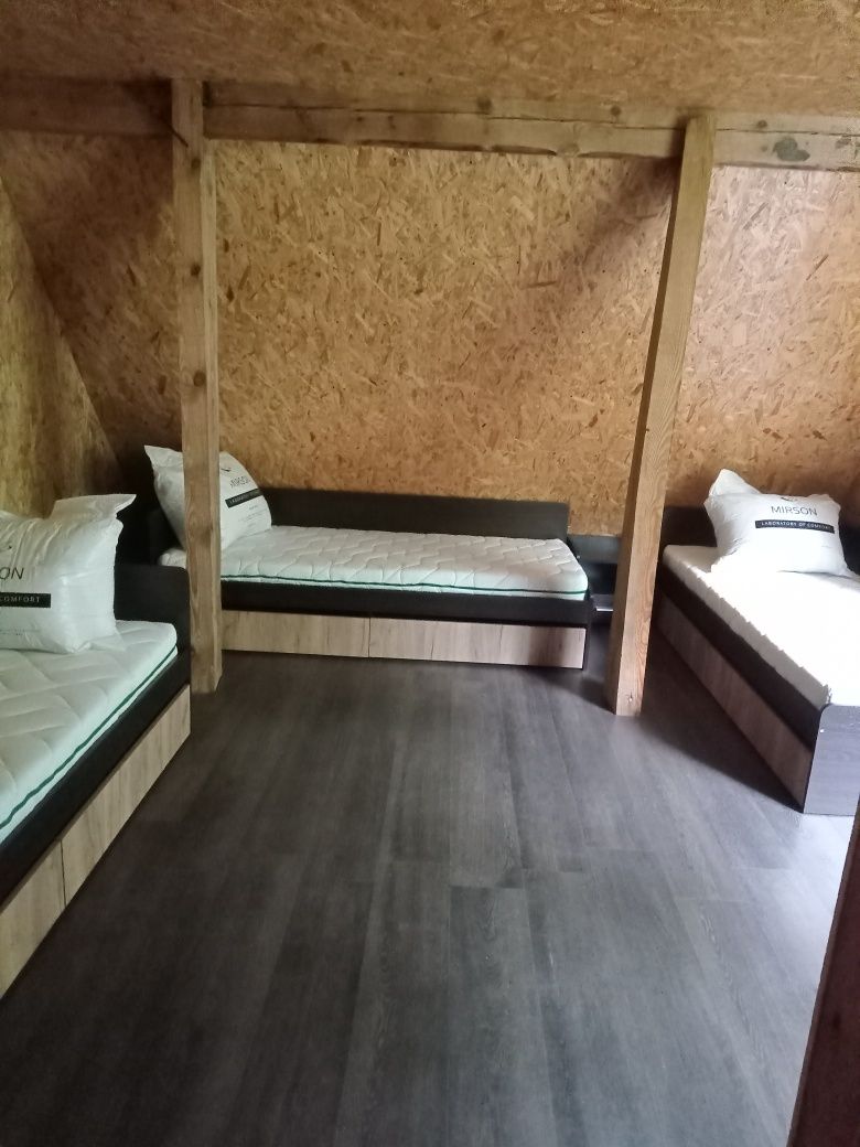 Хостел, гарні умови, нові ліжка