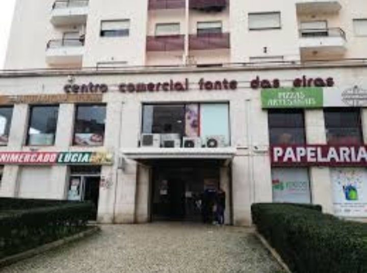 Garagem BOX centro comercial Fonte das Eiras com 19 m2