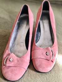 Взуття жіноче - туфельки  із натуральноі замши з камінцями