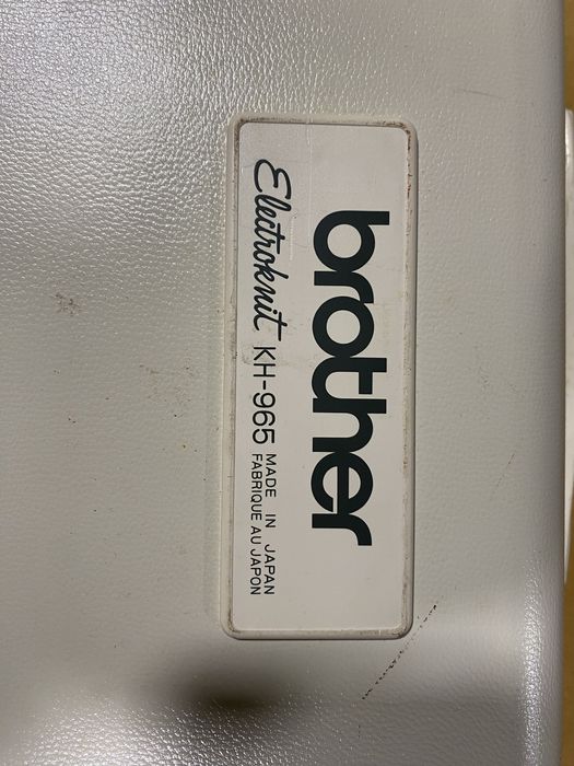 Електронна вʼязальна машина brother kh965